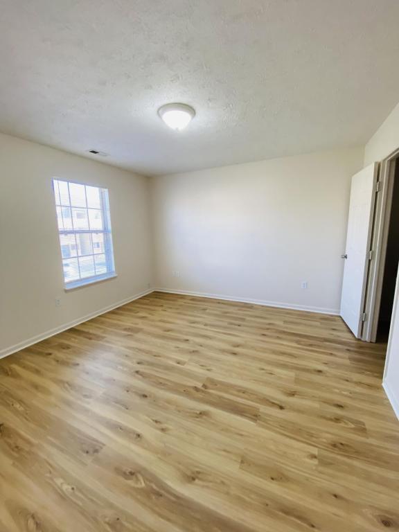Building Photo - 431 Garden City Dr