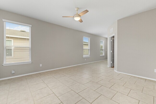 Building Photo - 10719 Noble Canyon
