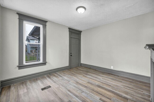 Building Photo - 365 S Eureka Ave