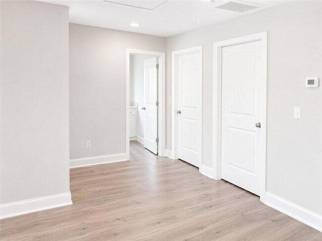 Building Photo - 153 Towne Villas Dr