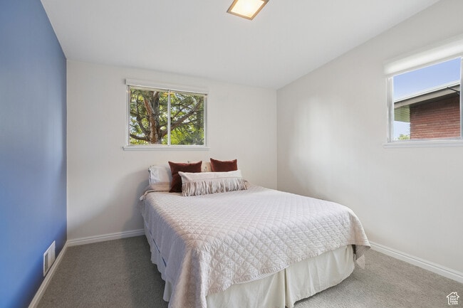 Building Photo - 3485 S Fleetwood Dr
