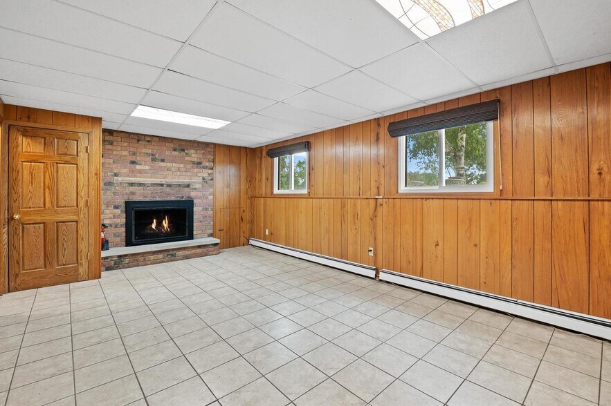 Building Photo - 1110 Lourdes Ave