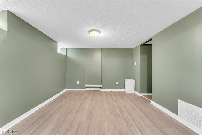 Building Photo - 1080 Piermont Rd