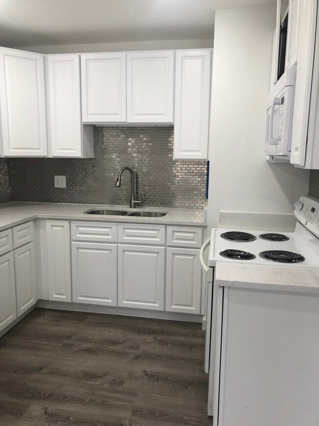 Building Photo - 1102 Berkeley St