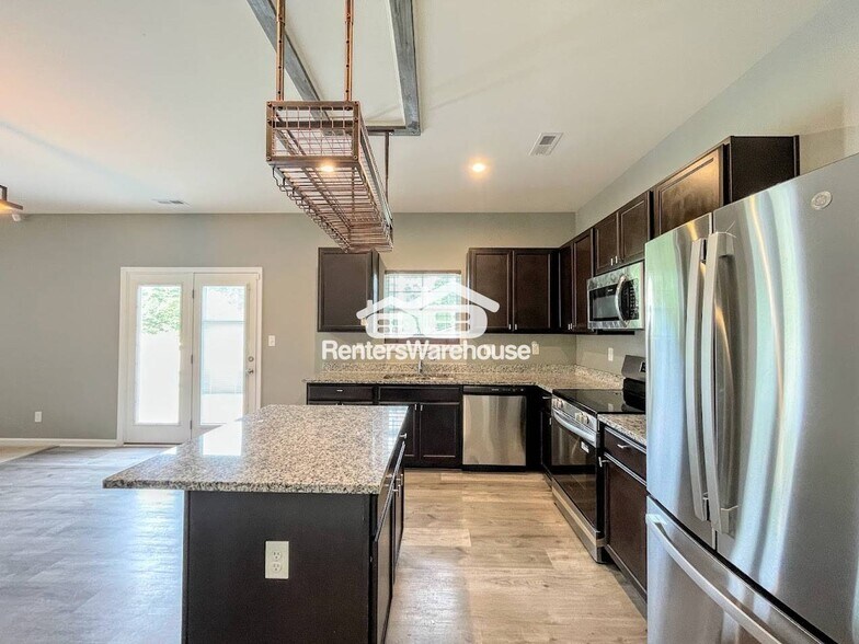 Building Photo - 108 Mdws Lndg Ln