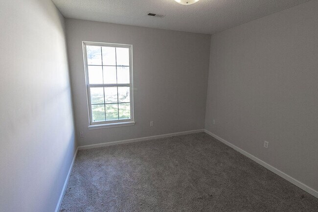 Building Photo - 1404 Jean Rae Dr