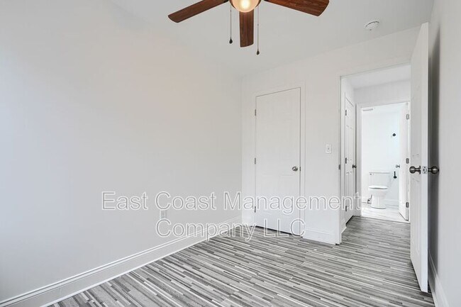 Building Photo - 515 Archer St