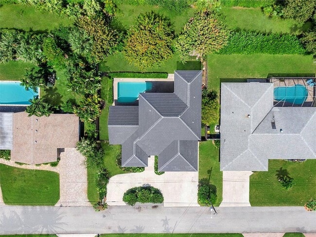 Building Photo - 150 Lucina Dr