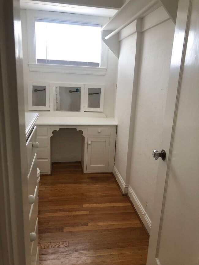 Building Photo - COMING SOON-large bedroom and is located near the north side of UCB