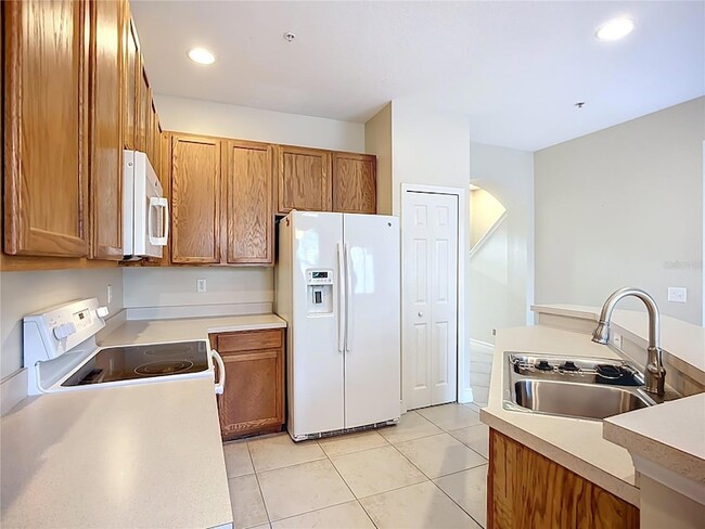 Building Photo - 3884 Deberry Dr