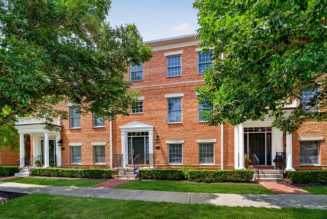 Building Photo - Beautiful 3 Bed Townhome In the Heart Of Village Of West Clay!