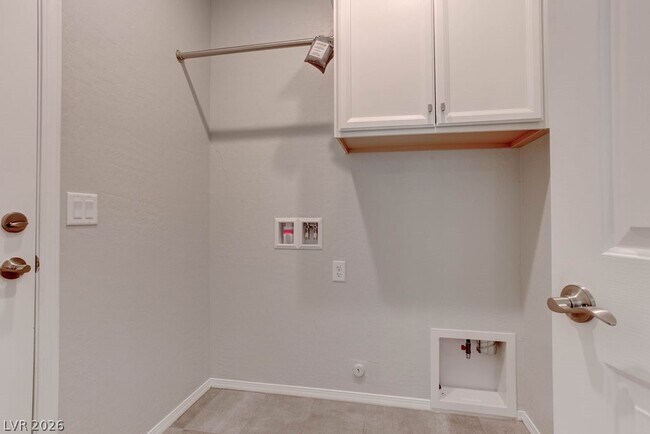 Building Photo - 5641 Sagamore Canyon St