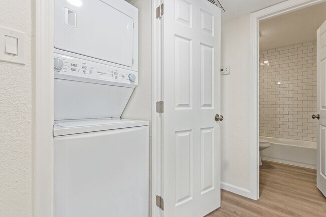 Building Photo - Stylish. Newly Renovated. Cozy, Boutique C...