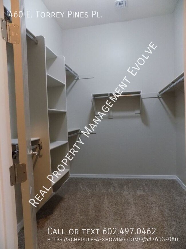 Building Photo - 460 E Torrey Pines Pl