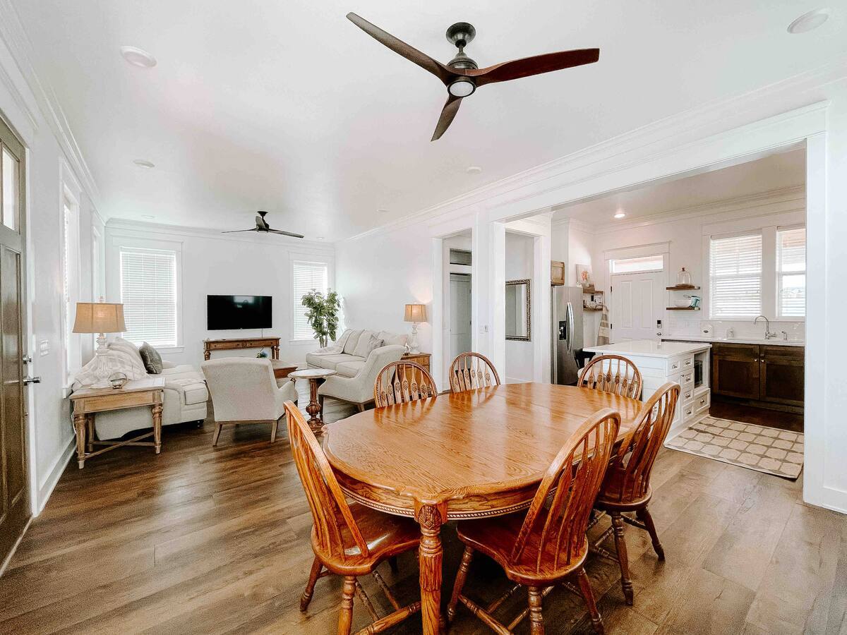 Building Photo - 2115 Loretta Parker Lane