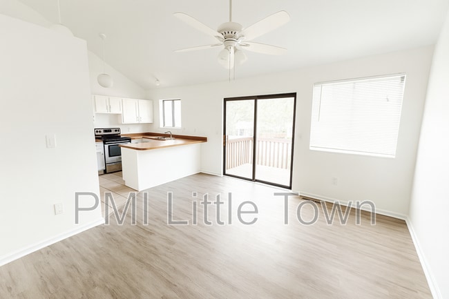 Building Photo - 2969 W Rowland Pl