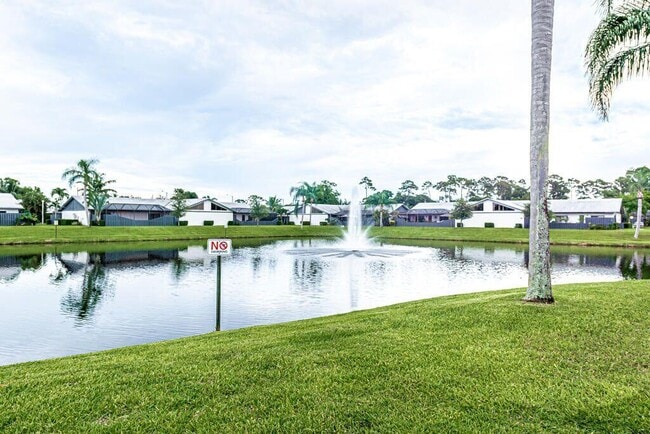 Building Photo - 1165 Summit Trail Cir