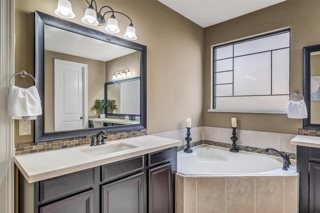 Building Photo - 2610 Orleans Way