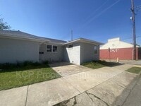 Building Photo - 323 N 13th St