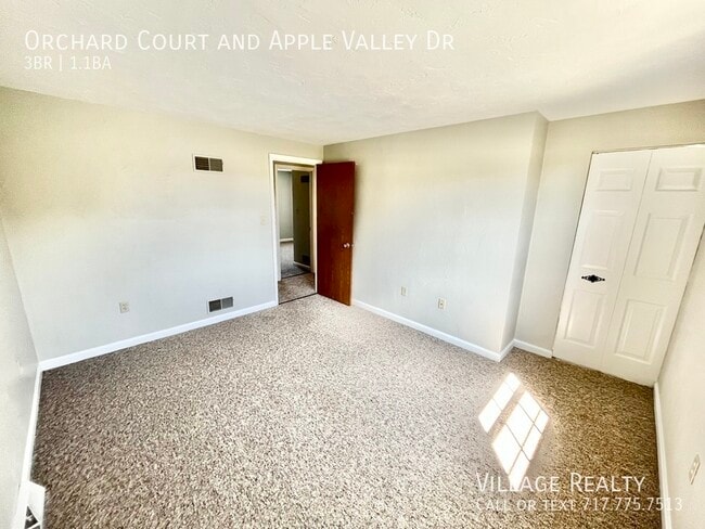 Building Photo - 302 Orchard Ct