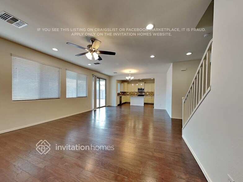 Building Photo - 3361 N Los Alamos