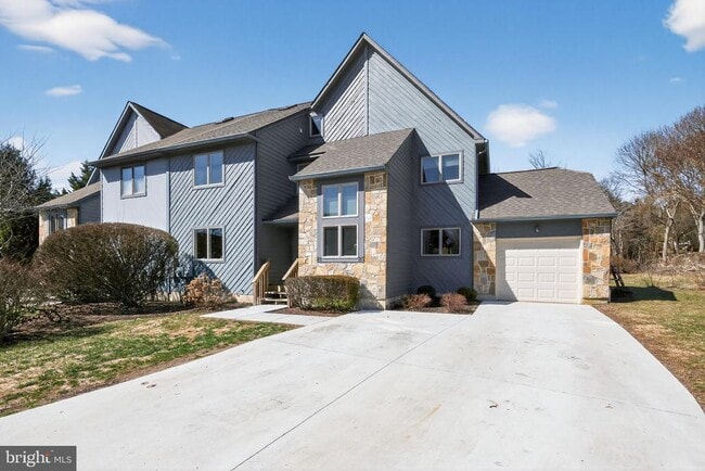 Building Photo - 21 Foxtail Ct