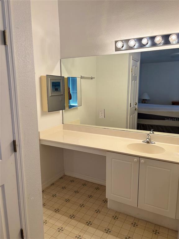 Building Photo - 8804 Grand Palms Cir