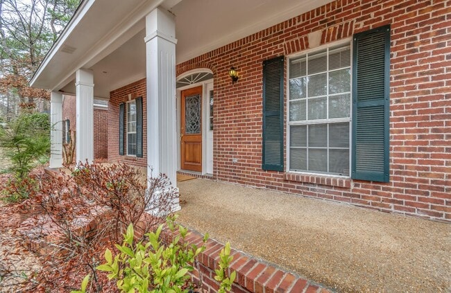Building Photo - 340 Willow Ridge Cove