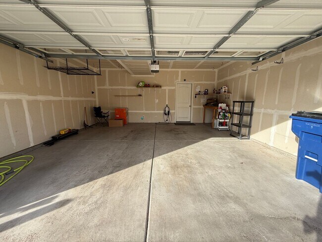 Building Photo - 3 Bed 3 Bath Townhome in Stetson Hills – Prime Location Near Powers Corridor!