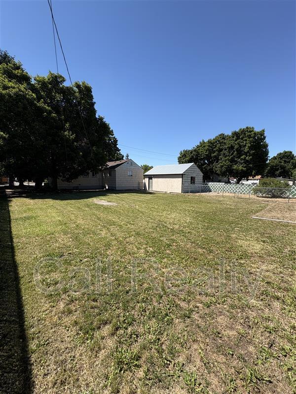 Building Photo - 1210 N Locust Rd