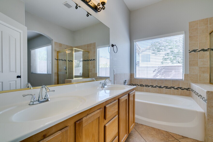 Building Photo - 1404 Pullman Pointe Ct