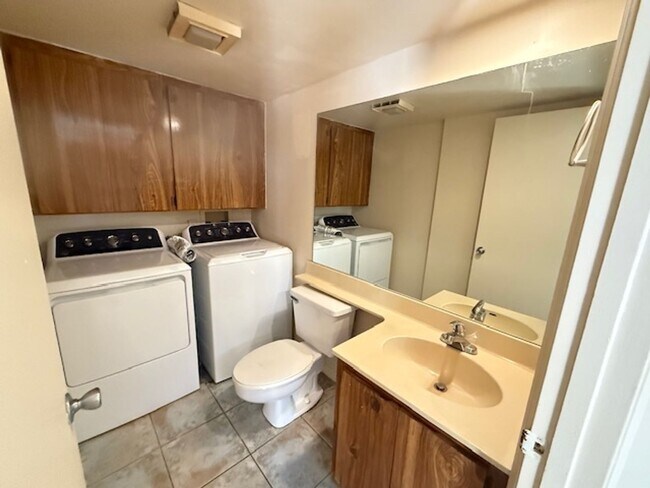 Building Photo - 5381 Elm Ct