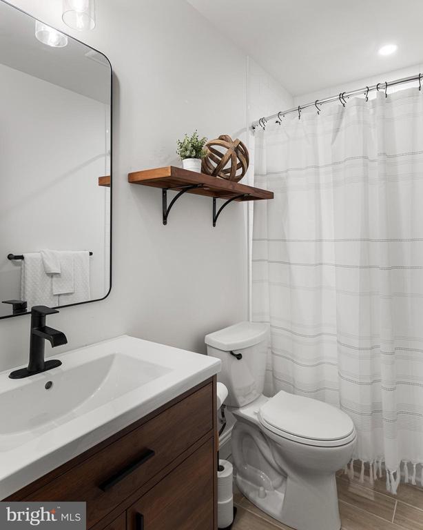 Building Photo - 1000 West St