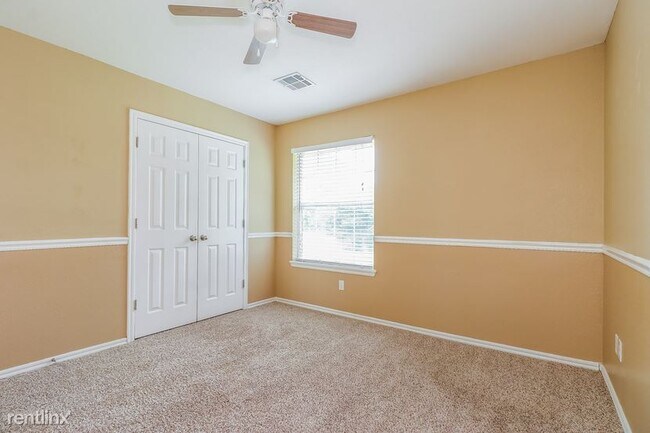 Building Photo - 3 br, 2 bath House - 2725 Tioga Circle