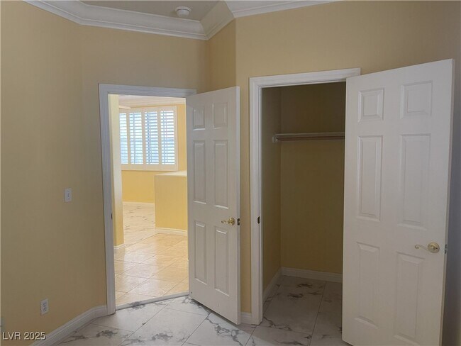 Building Photo - 1136 Scenic Crest Dr