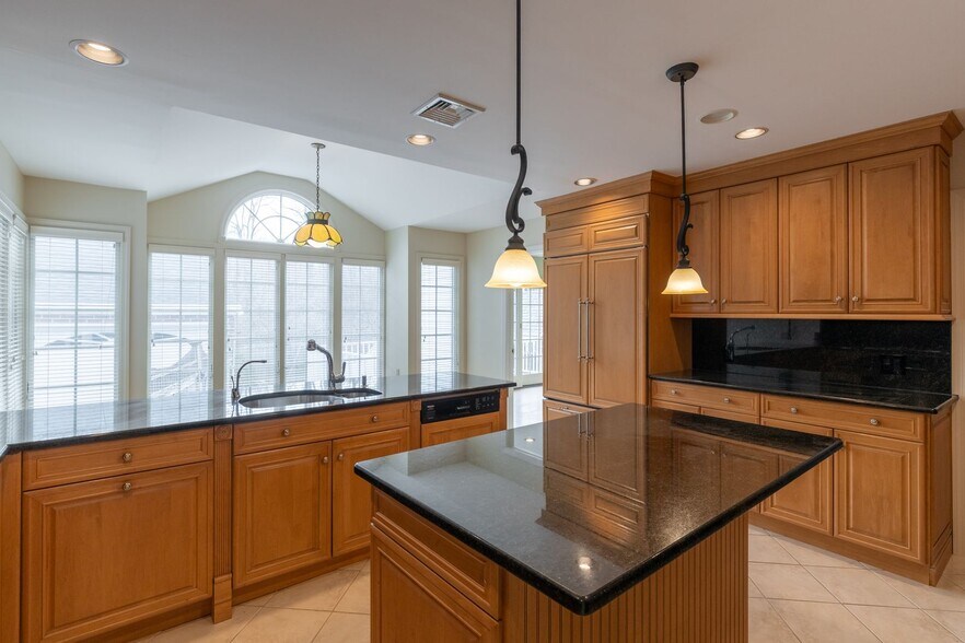 Building Photo - 42 Jefferson Ave