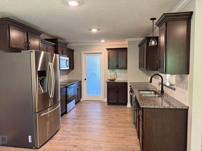 Building Photo - 1057 Brightwood Ct