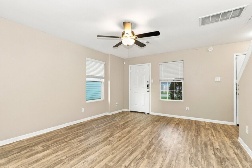Building Photo - 21110 Sugar Orchard Ln
