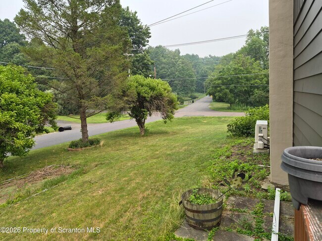 Building Photo - 139 Leach Hill Rd