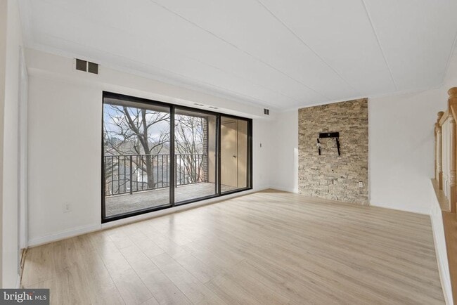 Building Photo - 124 Roberts Ln