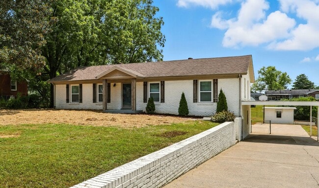 Building Photo - Spacious 3 bedroom home with finished base...