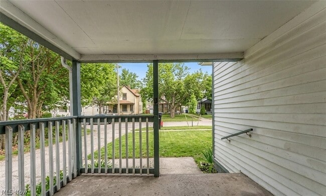 Building Photo - 1528 Newman Ave