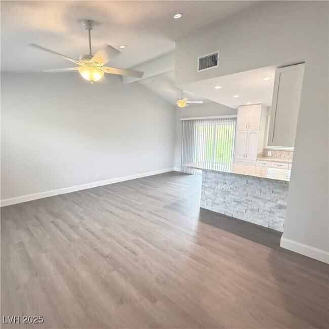 Building Photo - 508 Woodcrest Ct