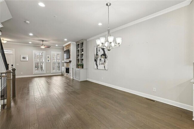 Building Photo - 355 Cricket Ln