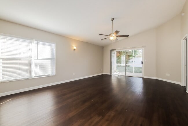 Building Photo - 2035 Attaway Dr