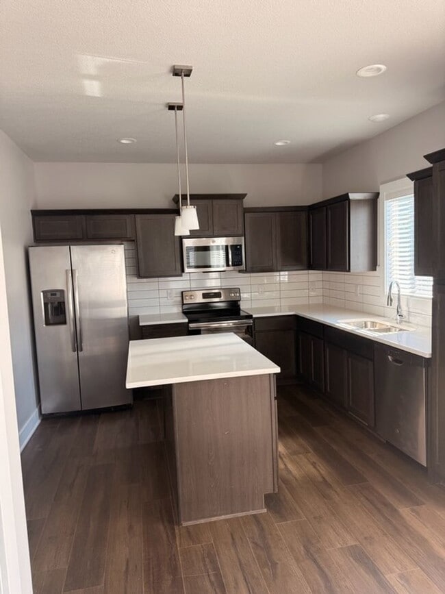 Building Photo - Beautiful 3 Bedroom Single Family Home in ...