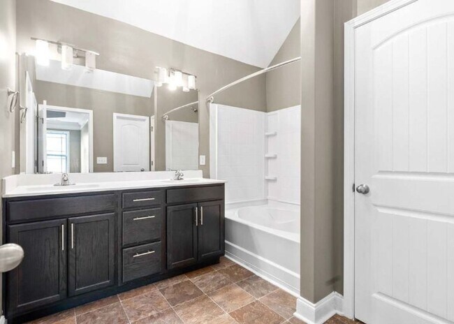 Building Photo - 1103 Medallion Ct