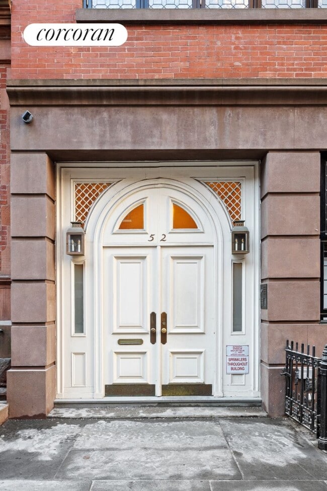 Building Photo - 52 W 9th St