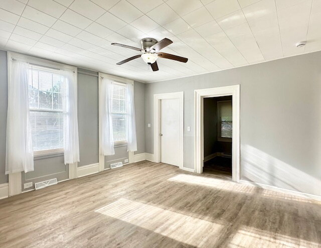 Building Photo - 674 5th Ave