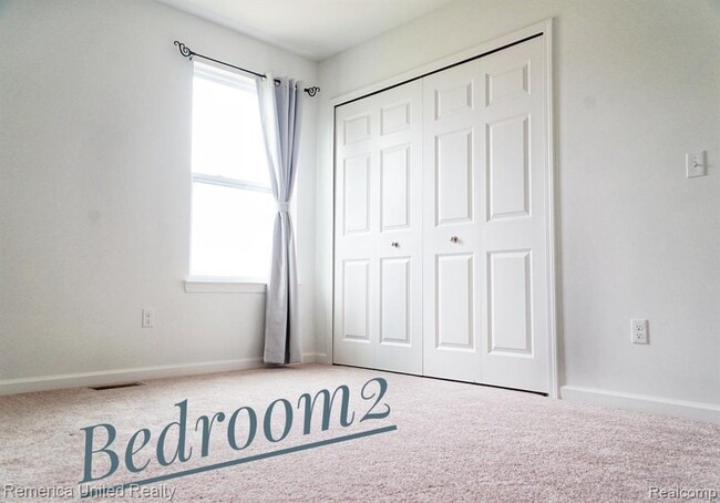 Building Photo - 4287 Cloverlane Dr